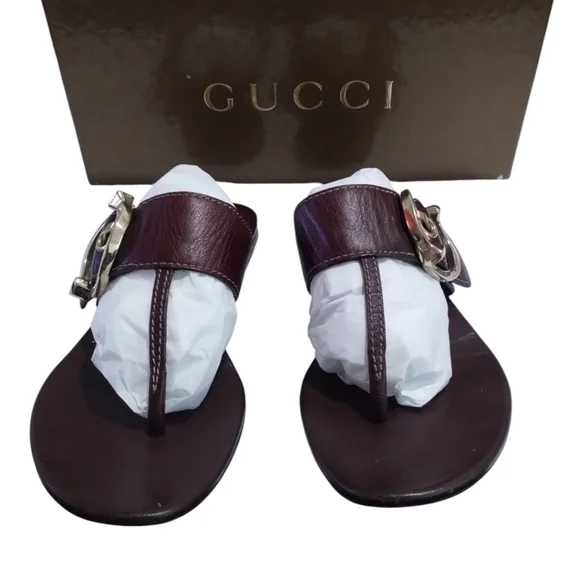 Gucci Buckle Accent Leather Thong Sandals in Burgundy Women's 7B - Picture 2 of 6